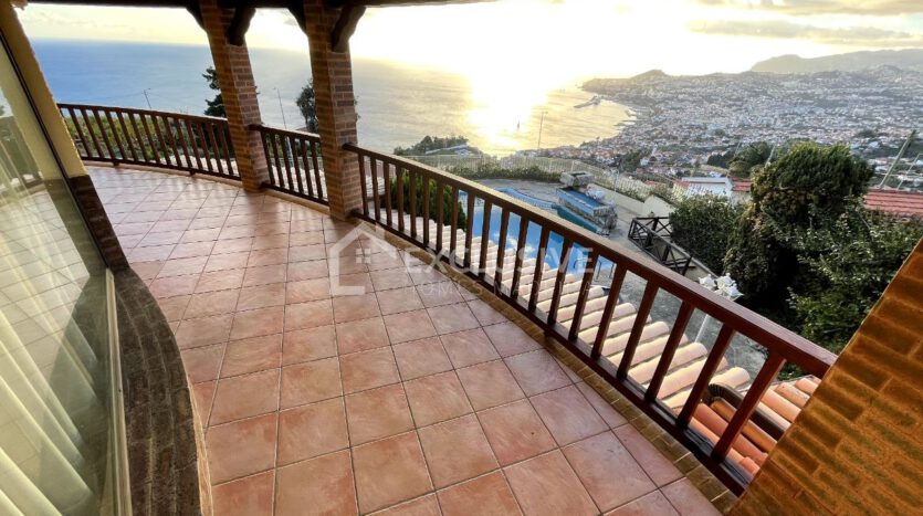 Luxury villa with sea view in Funchal Madeira