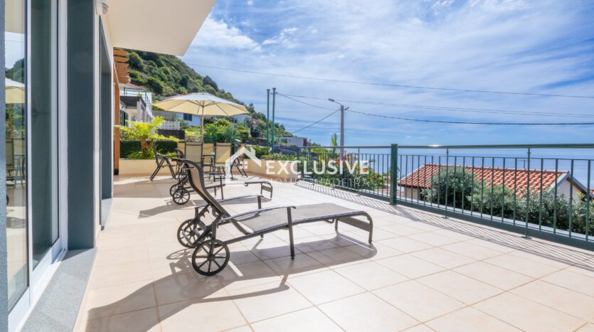 Dream Home in Arco Da Calheta, Madeira, Modern & Spacious