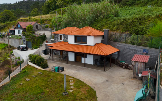 Charming Modernized Stone House with Panoramic Ocean Views in Florencas, Calheta