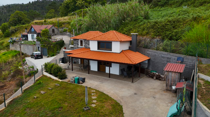 Charming Modernized Stone House with Panoramic Ocean Views in Florencas, Calheta