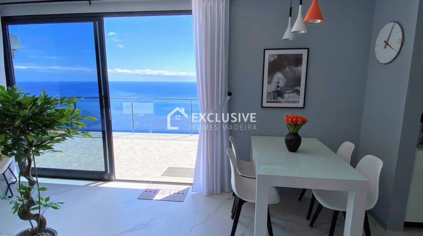 Luxurious T4 Villa with Pool and Private Guest Apartment in Arco da Calheta