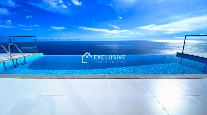 Luxurious T4 Villa with Pool and Private Guest Apartment in Arco da Calheta