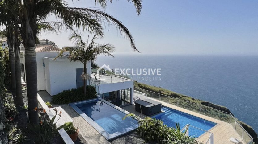 Exclusive Seafront Villa with Infinity Pool & Guest Bungalow in Fajã da Ovelha, Madeira