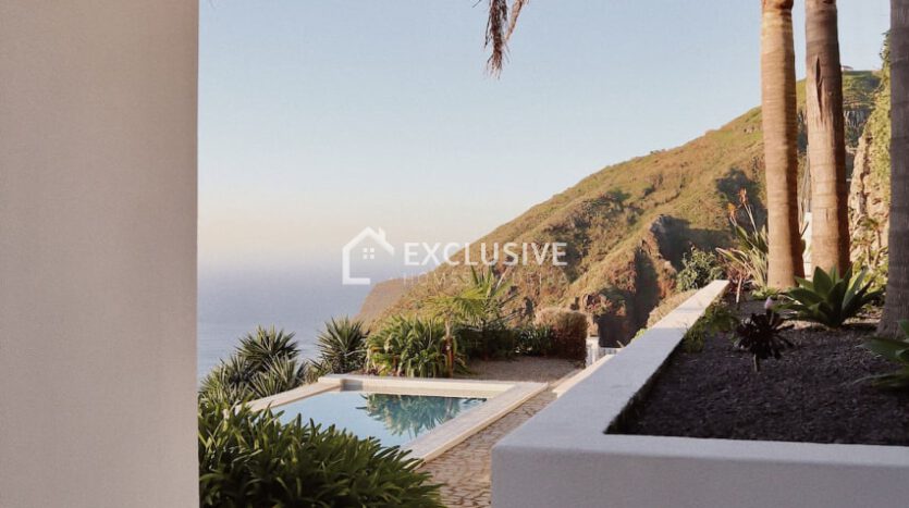 Exclusive Seafront Villa with Infinity Pool & Guest Bungalow in Fajã da Ovelha, Madeira